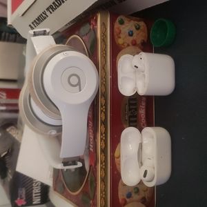 Bundle of headphones